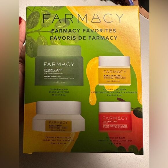 Farmacy Limited Edition 4 Piece Skincare Set - Picture 3 of 16